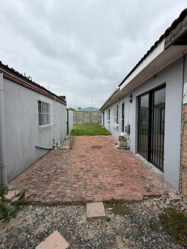 4 Bedroom Property for Sale in Morgenster Western Cape
